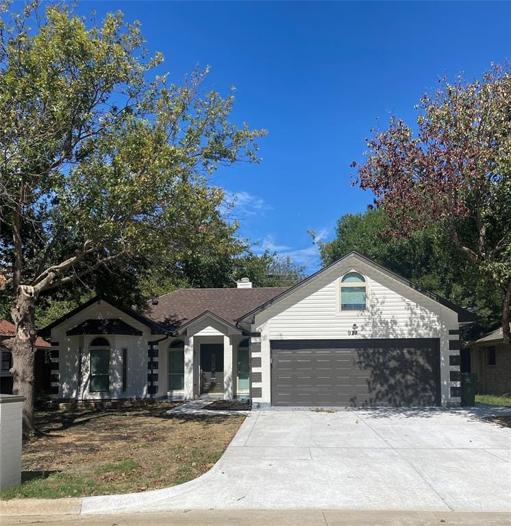 921 Meadowdale Road, Arlington TX 76017