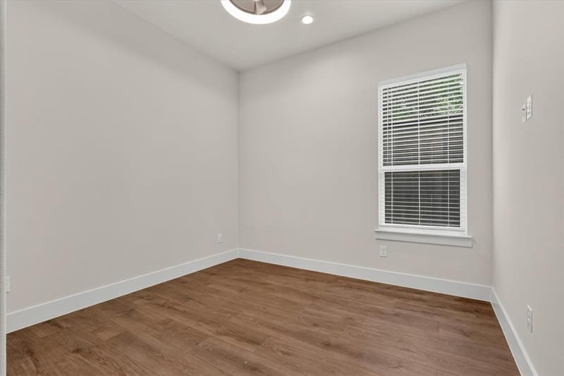 3210 Carpenter Avenue, Dallas TX 75215 - Photo 27