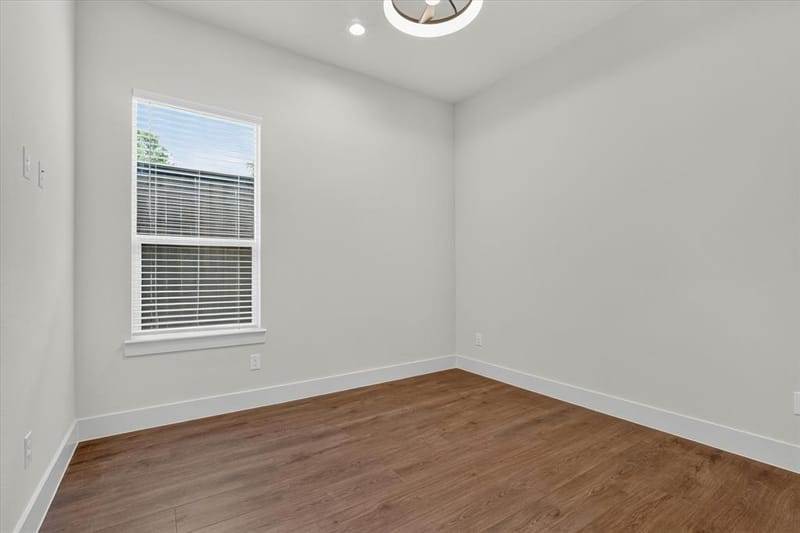 3210 Carpenter Avenue, Dallas TX 75215 - Photo 31