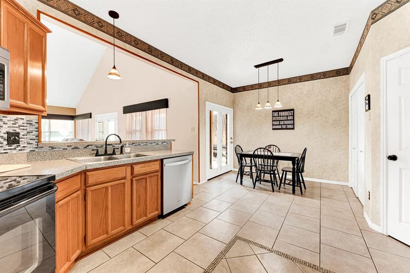 2722 Strother Drive, Garland TX 75044 - Photo 10