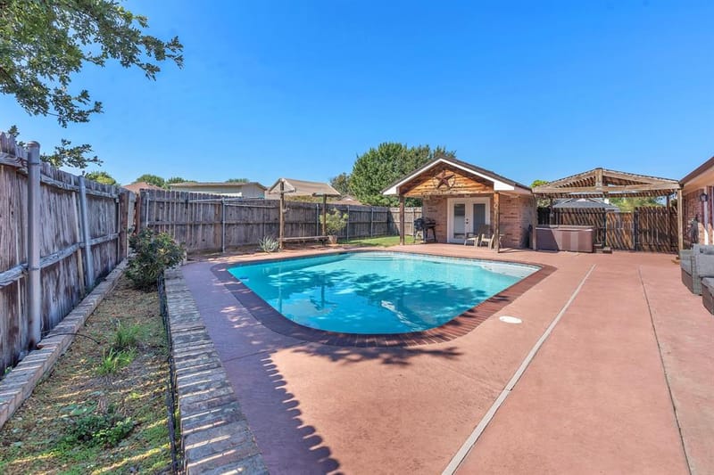 229 Willow Creek Drive, Weatherford TX 76085 - Photo 6