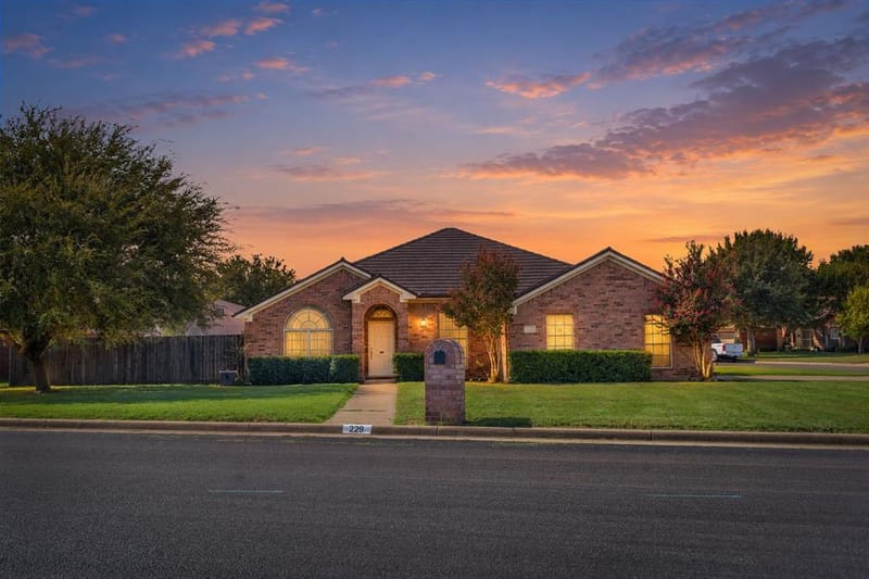 229 Willow Creek Drive, Weatherford TX 76085 - Photo 3