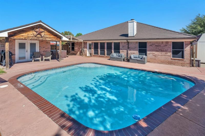 229 Willow Creek Drive, Weatherford TX 76085