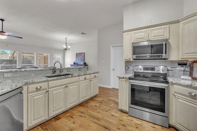 229 Willow Creek Drive, Weatherford TX 76085 - Photo 8
