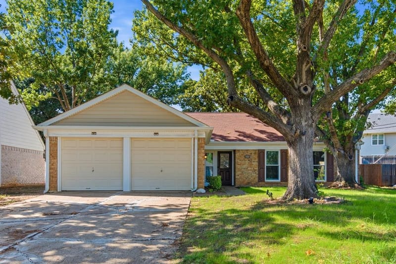 1933 Pin Oak Drive, Flower Mound TX 75028