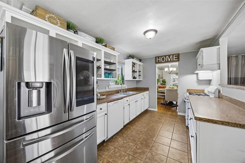 132 W Kenwood Drive, Garland TX 75041 - Photo 10