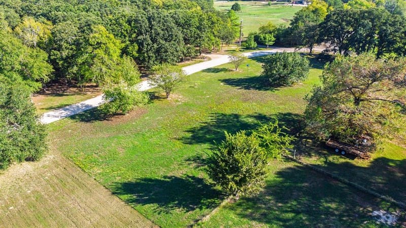 703 Private Road 3141, Greenville TX 75402 - Photo 35