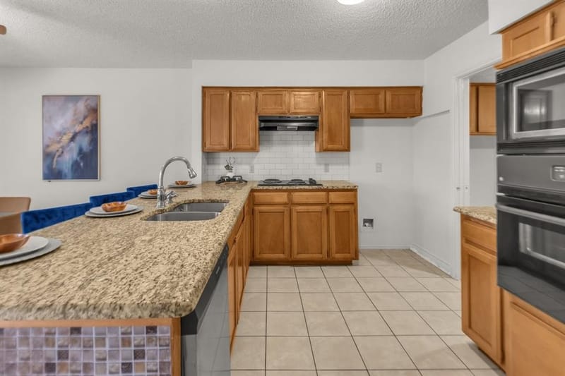 554 Briarcliff Drive, Garland TX 75043 - Photo 12