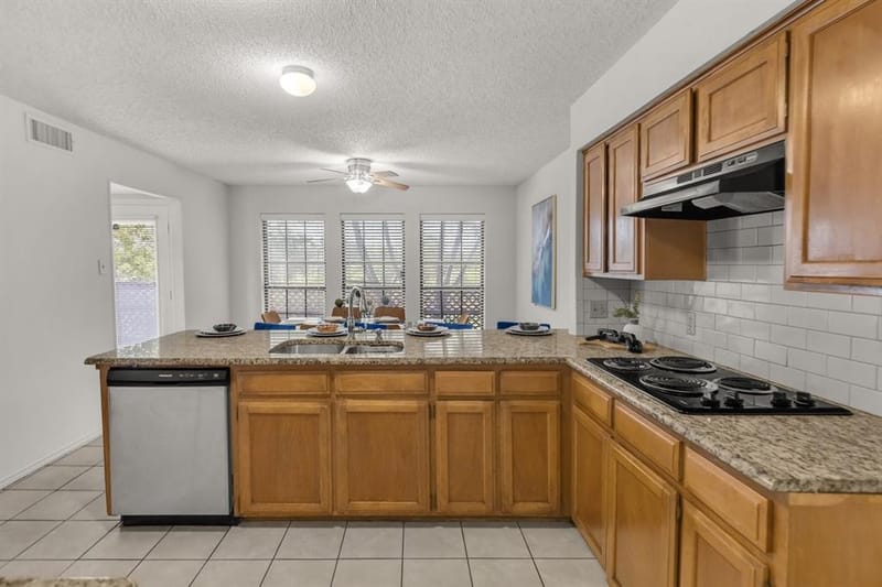 554 Briarcliff Drive, Garland TX 75043 - Photo 15