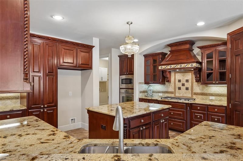 1112 Avondale Drive, Murphy TX 75094 - Photo 12
