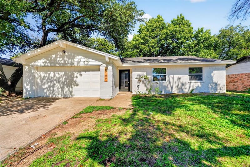 2127 Versailles Drive, Carrollton TX 75007