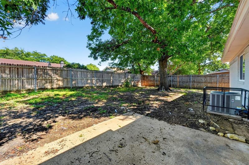 2127 Versailles Drive, Carrollton TX 75007 - Photo 29