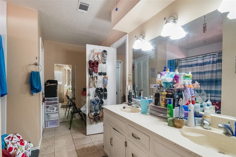 1911 E Branch Hollow Drive, Carrollton TX 75007 - Photo 18