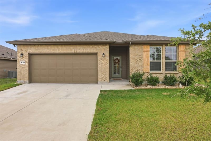 8209 Tomcat Trail, Godley TX 76044