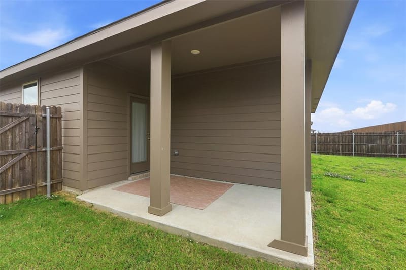 8209 Tomcat Trail, Godley TX 76044 - Photo 38