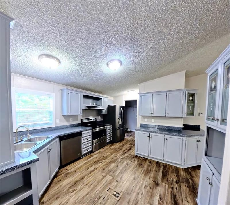 1315 Phoenix Court, Granbury TX 76048 - Photo 6