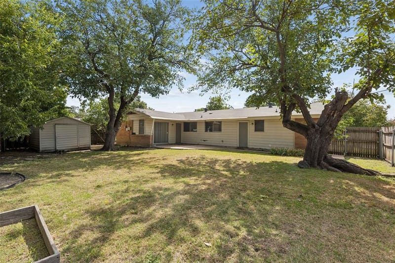 1723 Carlisle Street, Irving TX 75062 - Photo 23