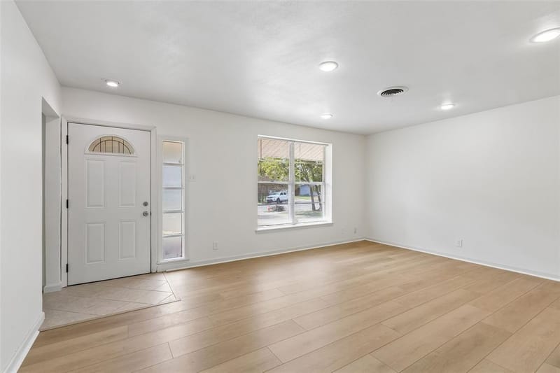 1723 Carlisle Street, Irving TX 75062 - Photo 5