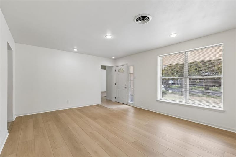 1723 Carlisle Street, Irving TX 75062 - Photo 4