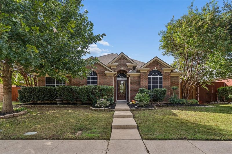 1524 Fairfield Court, Lewisville TX 75077 - Photo 2