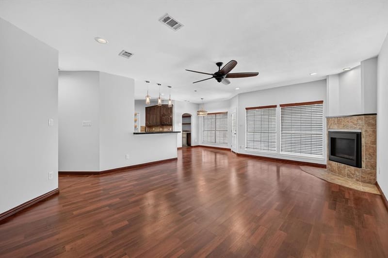 512 Renfro Court, Irving TX 75063 - Photo 9