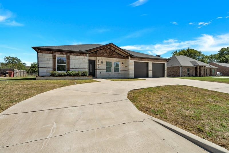 2204 Albert Broadfoot Street, Bonham TX 75418 - Photo 27