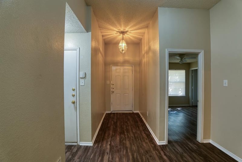612 Pineview Lane, Fort Worth TX 76140 - Photo 2