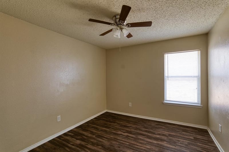 612 Pineview Lane, Fort Worth TX 76140 - Photo 8