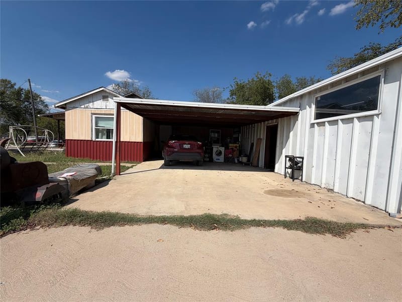 407 S Live Oak Avenue, Hubbard TX 76648 - Photo 20
