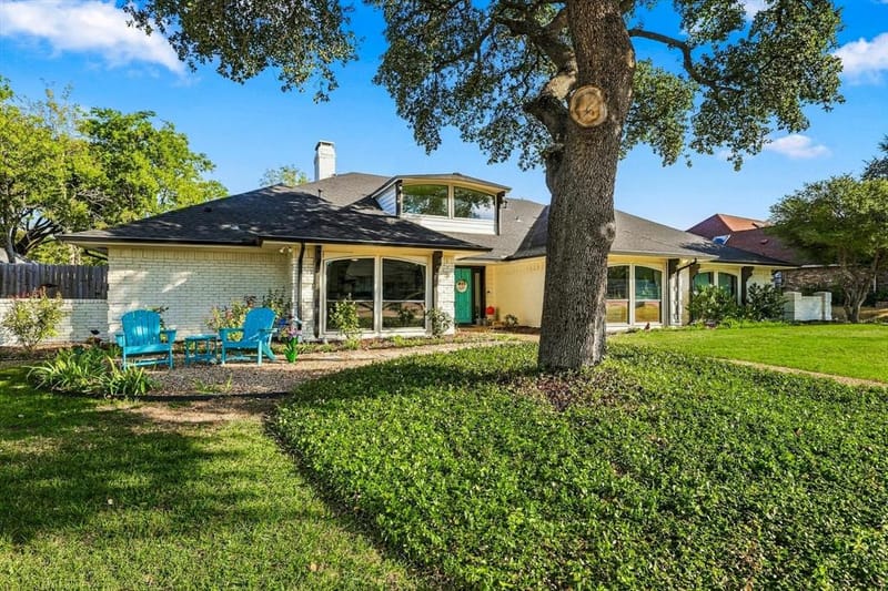 10011 Woodlake Drive, Dallas TX 75243 - Photo 2