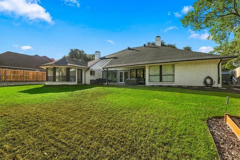 10011 Woodlake Drive, Dallas TX 75243 - Photo 32