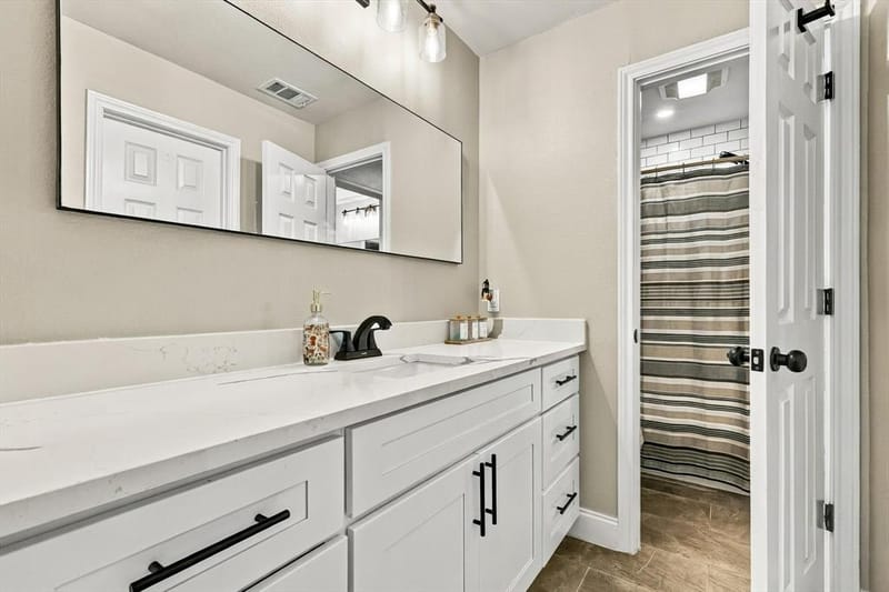10011 Woodlake Drive, Dallas TX 75243 - Photo 28