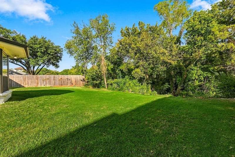 10011 Woodlake Drive, Dallas TX 75243 - Photo 30