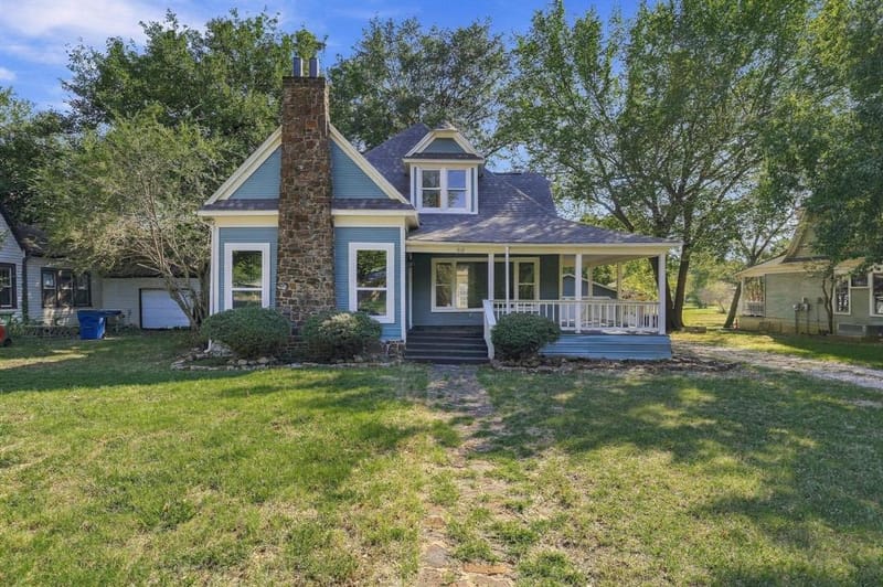 512 E Main Street, Whitesboro TX 76273 - Photo 2
