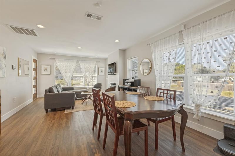 2002 Seevers Avenue, Dallas TX 75216