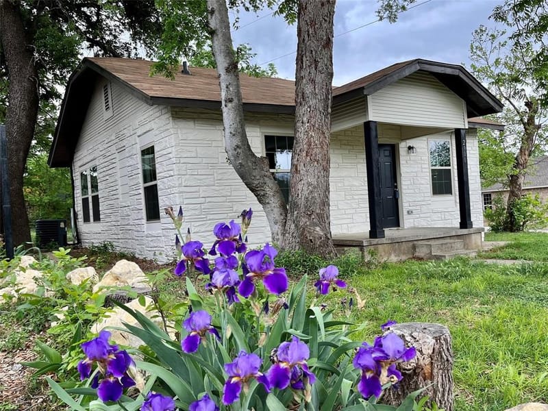 2900 Avenue J, Fort Worth TX 76105