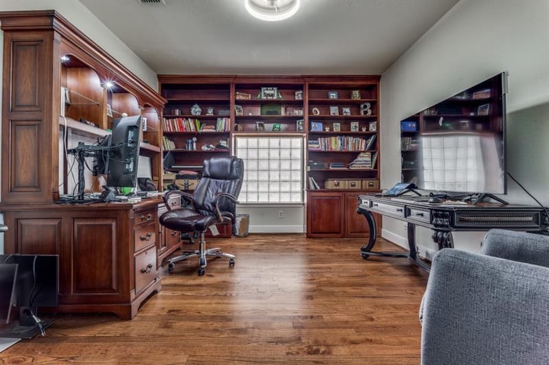 6909 Medallion Drive, Plano TX 75024 - Photo 2