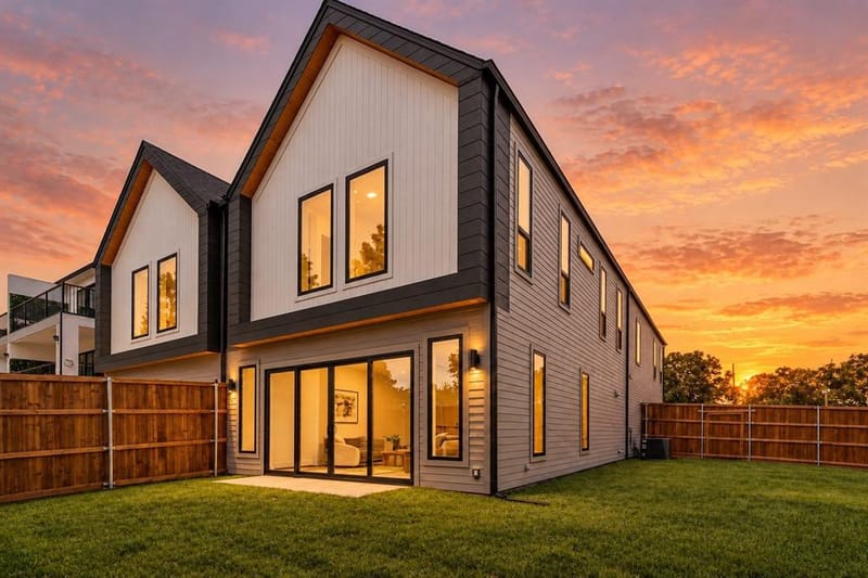 903 Bayonne Street, Dallas TX 75212