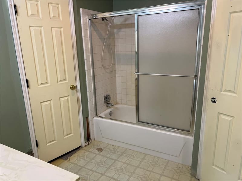 6118 Farmingdale Drive, Arlington TX 76001 - Photo 18