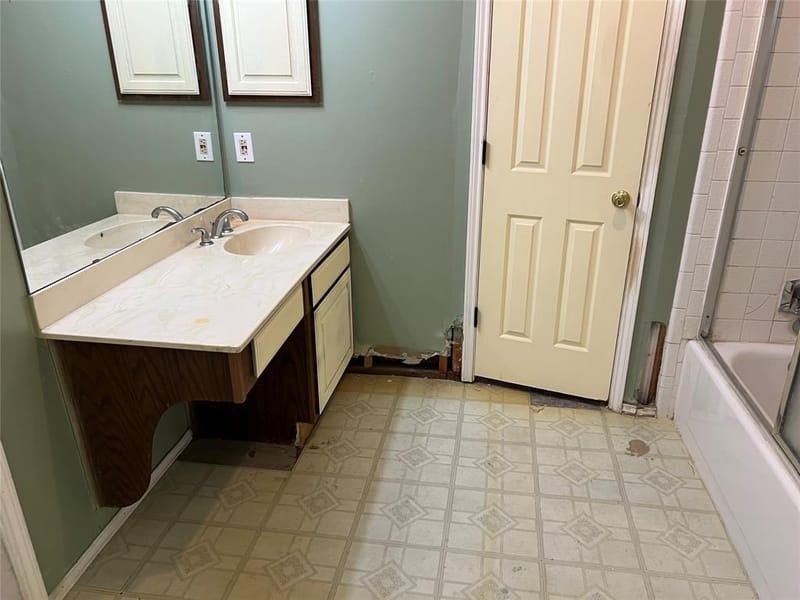 6118 Farmingdale Drive, Arlington TX 76001 - Photo 19