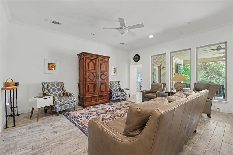 116 E 8th Street, Irving TX 75060 - Photo 2