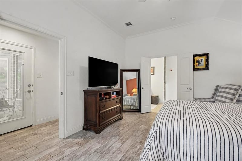 116 E 8th Street, Irving TX 75060 - Photo 18