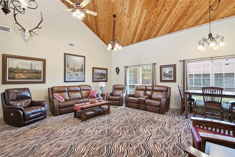 800 Cottonwood Court, Stephenville TX 76401 - Photo 9