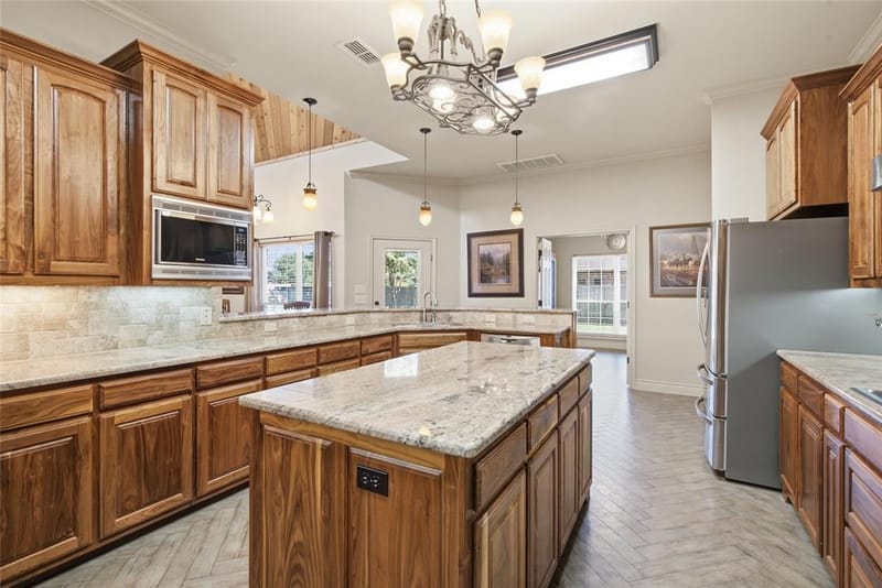 800 Cottonwood Court, Stephenville TX 76401 - Photo 14