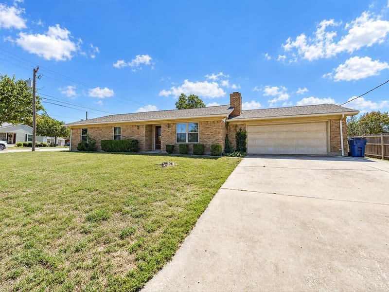 101 W Park Street, Decatur TX 76234 - Photo 3