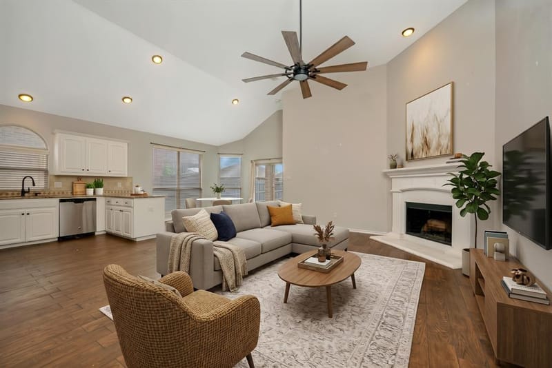 545 Wild Ivy Trail, Fort Worth TX 76052 - Photo 3