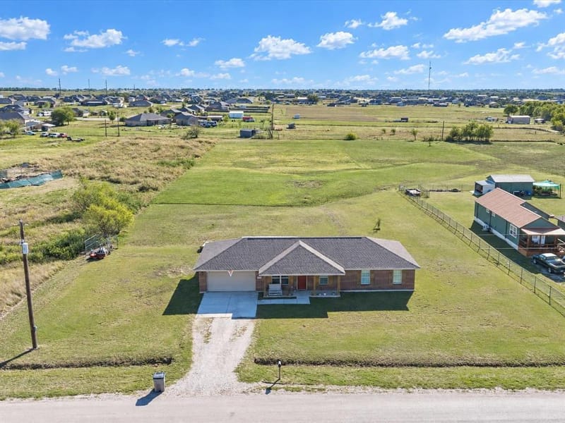 614 Mesa Ridge, Decatur TX 76234 - Photo 2