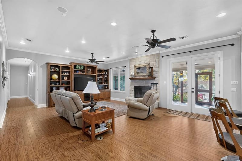 111 Clear Creek Drive, Sunset TX 76270 - Photo 6