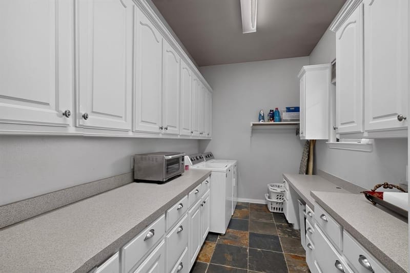 111 Clear Creek Drive, Sunset TX 76270 - Photo 24
