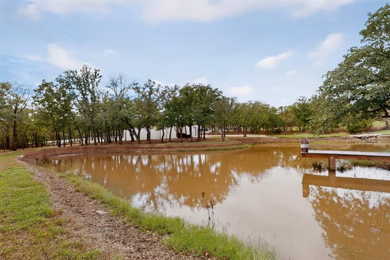 111 Clear Creek Drive, Sunset TX 76270 - Photo 30